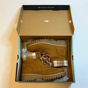 Magellan Outdoors Women's Medina Winter Boot III sz:8 EXCELLENT CONDITION